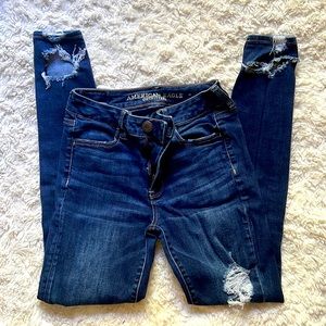 ✨AMERICAN EAGLE SUPER STRETCH HI-RISE DARK DISTRESSED DENIM JEGGING✨
